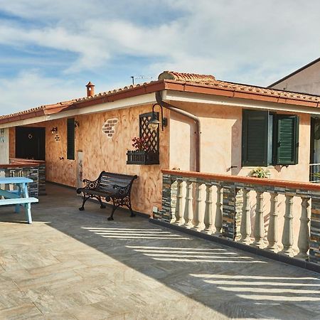 Villetta Vista Mare 卡拉古诺内 外观 照片