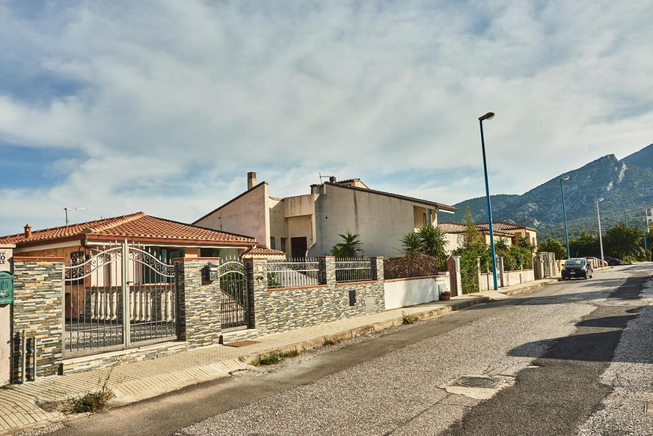 Villetta Vista Mare 卡拉古诺内 外观 照片